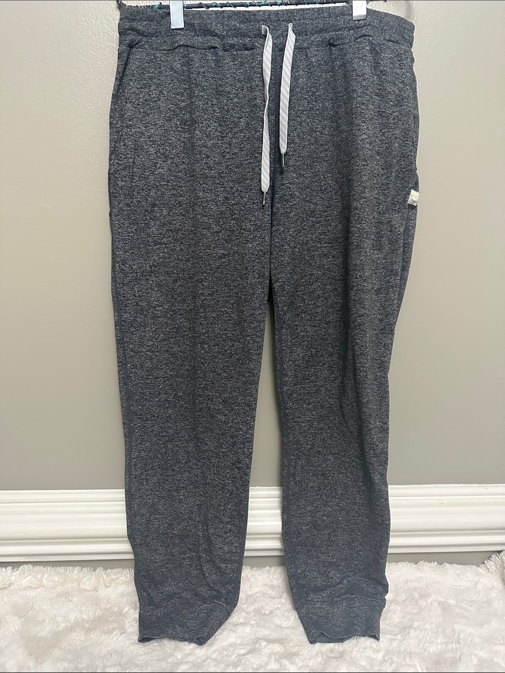Womens Vuori Heathered gray joggers Sz L